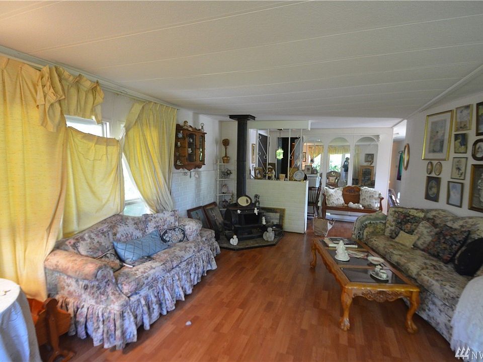2nd image of 12617 NE 190th St
