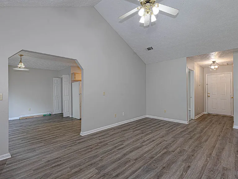 5713 Marlette Ct — Photo 5