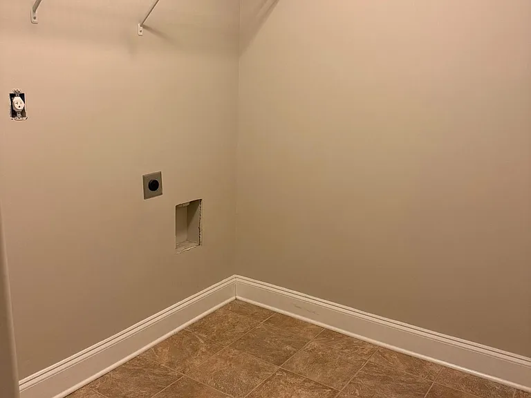 125 Leland Ln — Photo 29
