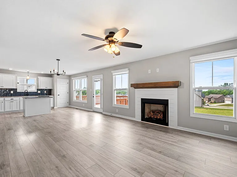 133 Tomahawk Pointe — Photo 4