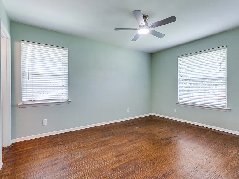 406 Vernet St — Photo 17