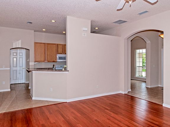 5th image of 232 Bilbao Dr