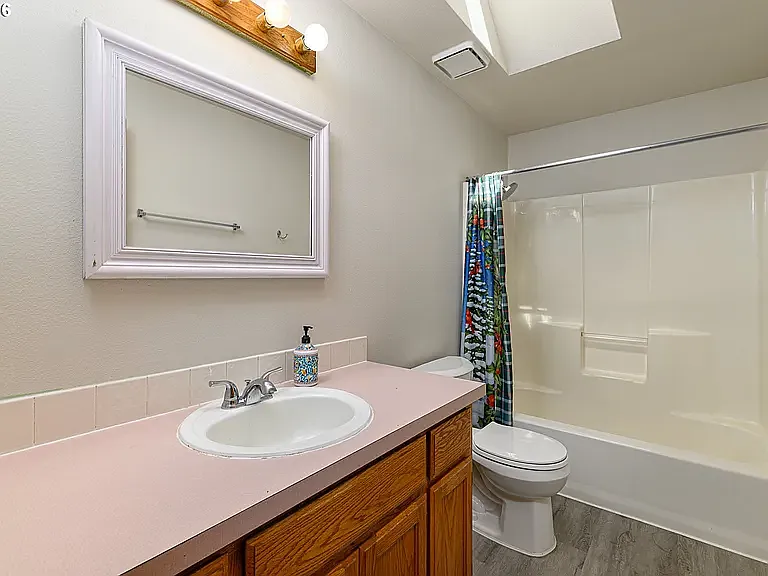 9707 SE Reedway St — Photo 16