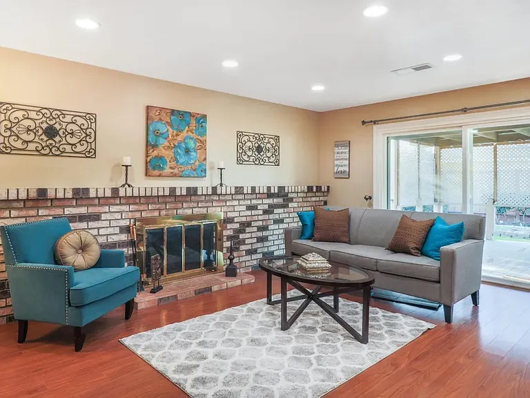2065 Ensign Way — Photo 8