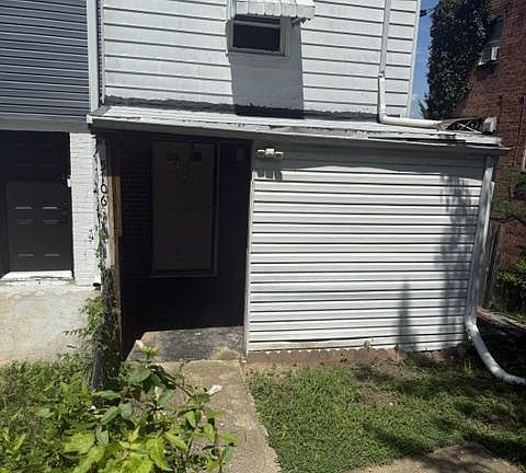 2nd image of 5106 Just St NE