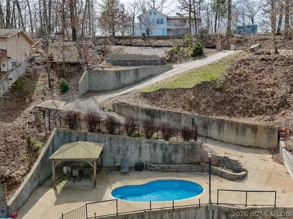 455 Four Winds Dr, Lake Ozark, MO 65049
