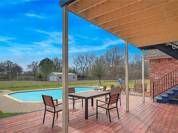 3rd image of 288 Sand Creek Cir