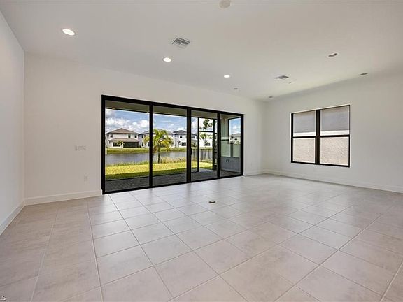 4th image of 20401 Estero Crossing BLVD