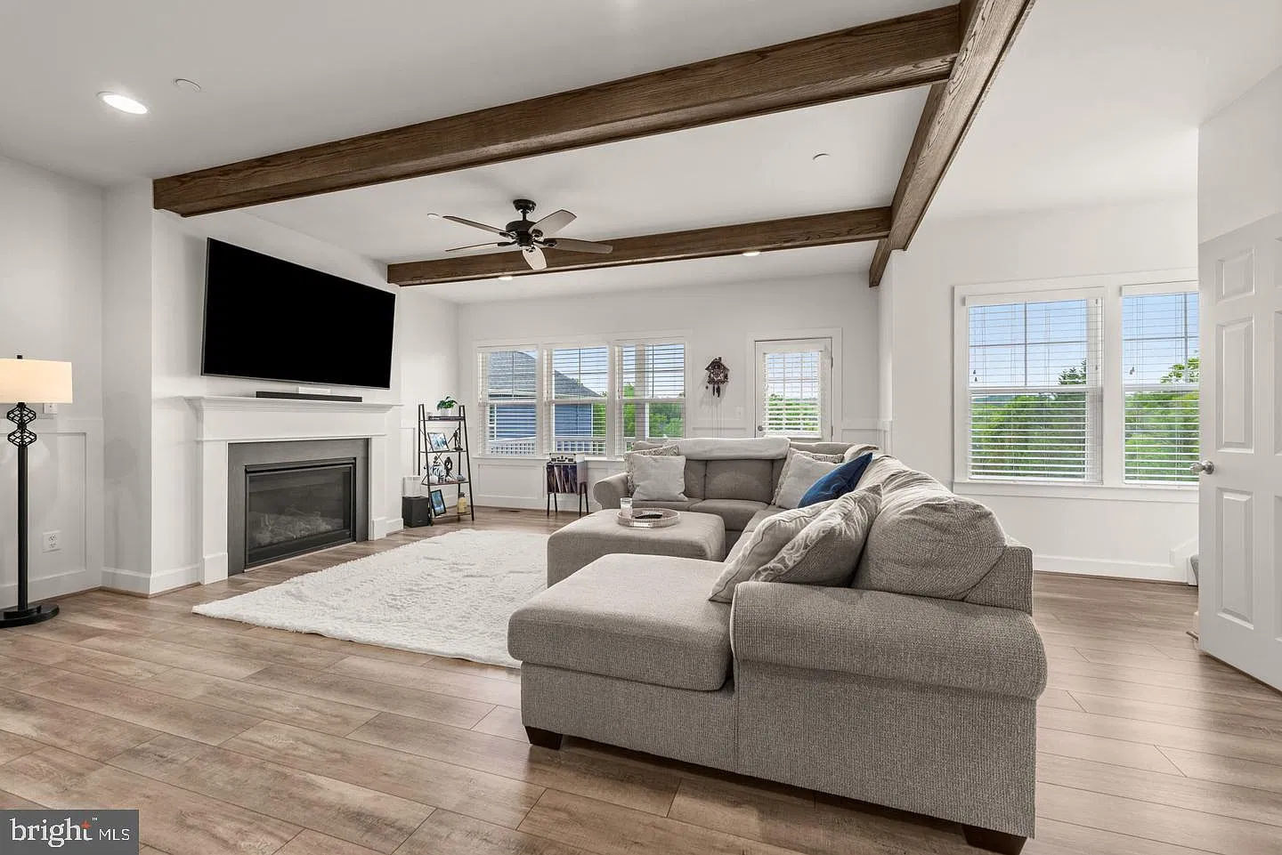4 bed, 3.5 bath, 2776 sqft, $4,875 — Photo 2