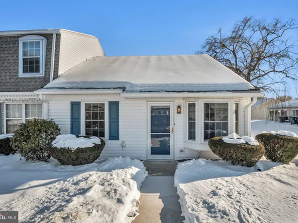 26 Southpoint Dr, Mechanicsburg, PA 17055