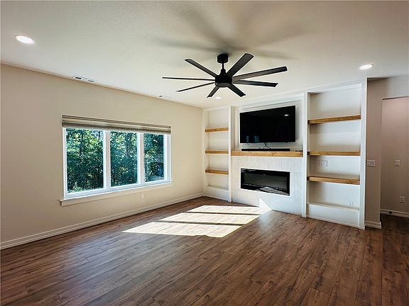 2nd image of 12 Letchworth Ln