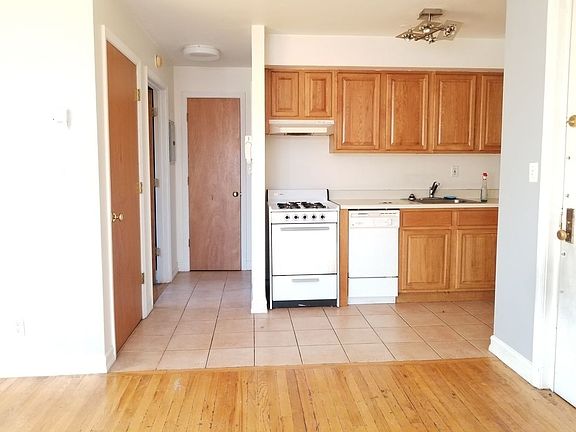 2nd image of 4326 53rd St APT 3R