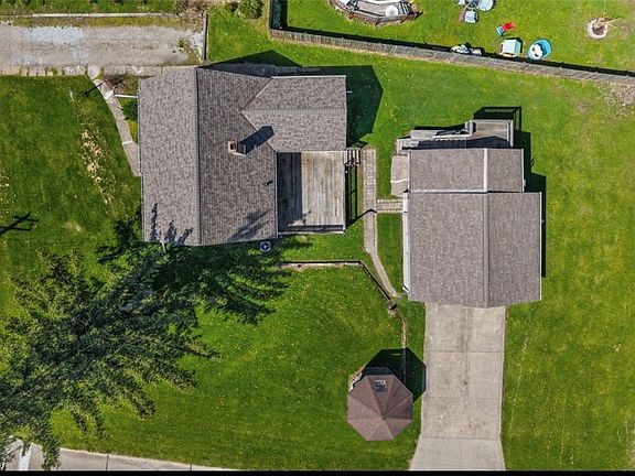 2nd image of 602 Cedarbrook Dr