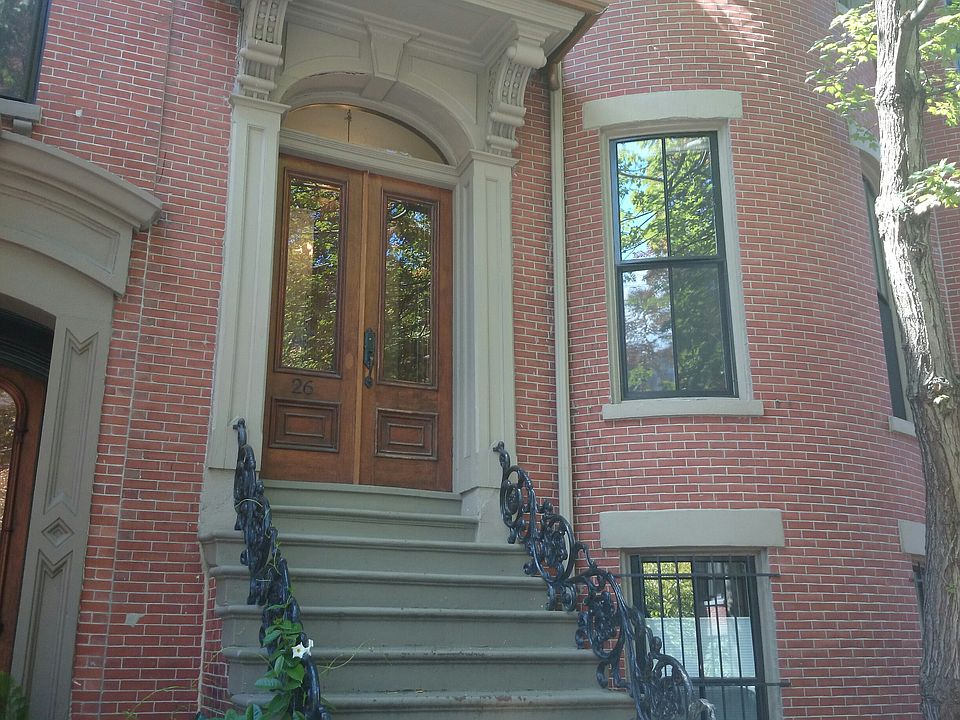 2nd image of 26 Rutland Sq