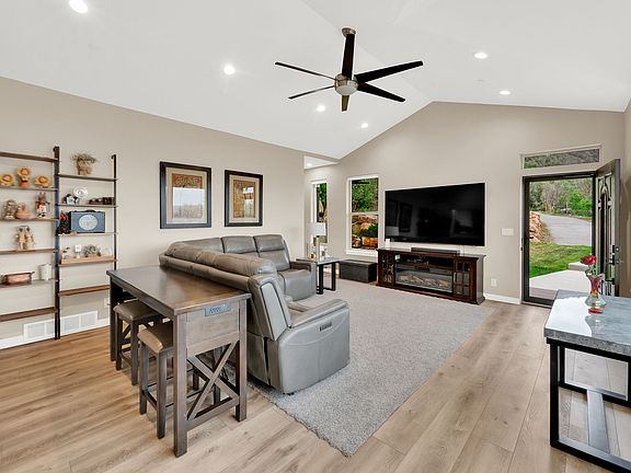 5th image of 1121 Willow Ln #145