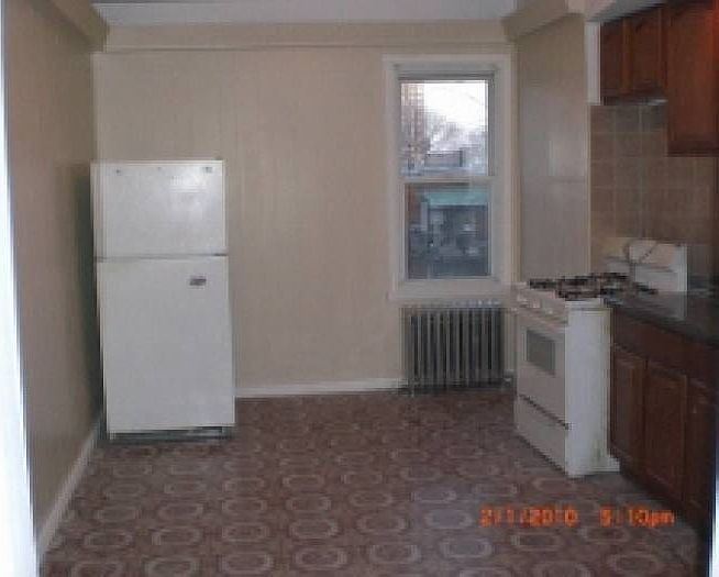 Eat-in Kitchen