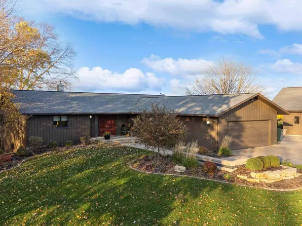 2 W Henri St, Preston, IA 52069