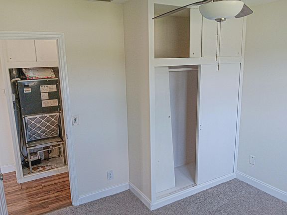 4th image of 905 W Kalmia Drive