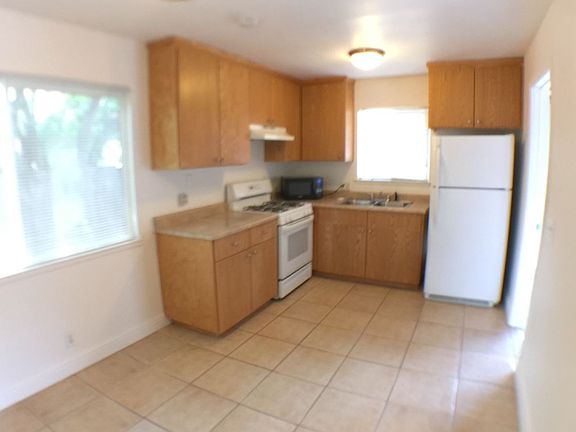4th image of 10416 Buena Plaza Cir