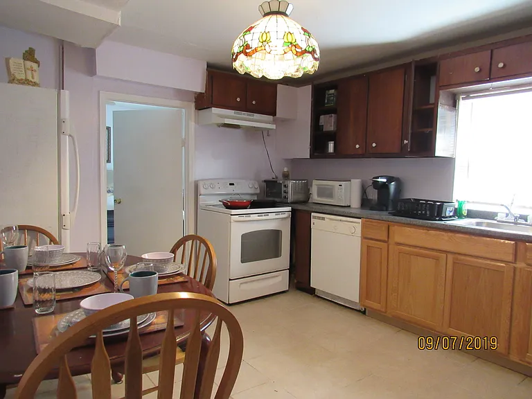 524 1/2 S 1st St #2 — Photo 8