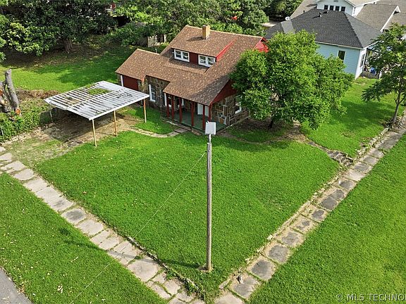 3rd image of 227 S 11th St