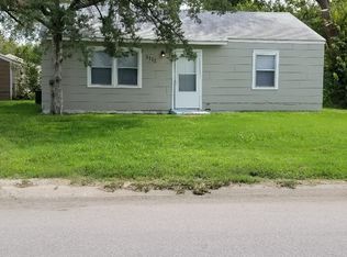 3111 E Oaklawn Dr, Wichita, KS 67216