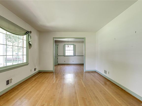 4th image of 3909 Lyndale Pl