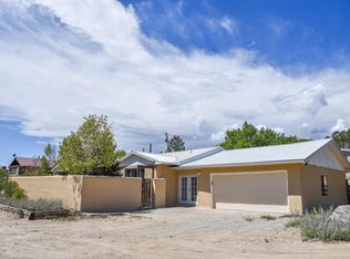 14 Hillside Dr, Questa, NM 87556
