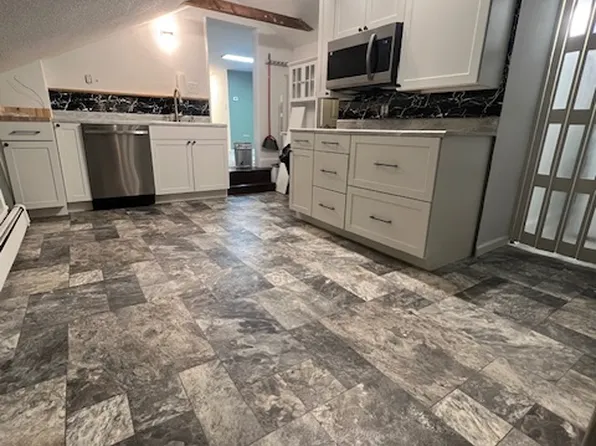 15 North St #A, Vergennes, VT 05491