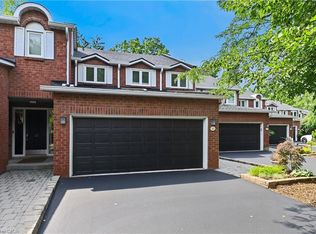 151 McNiven Rd UNIT 11, Hamilton, ON L9G4S7