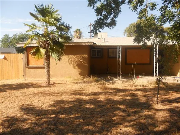 2407 E Ashcroft Ct, Fresno, CA 93726