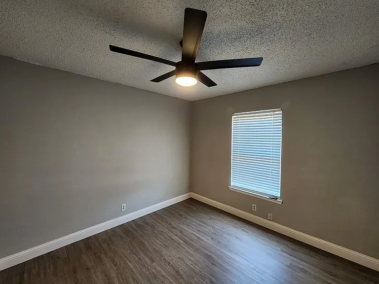 1805 Magnolia Ave — Photo 22