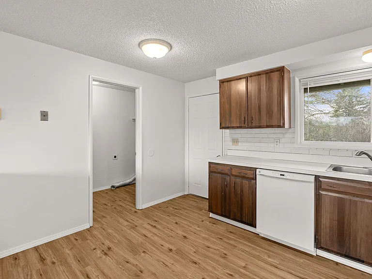 1200 W Huntley St #1212 — Photo 5