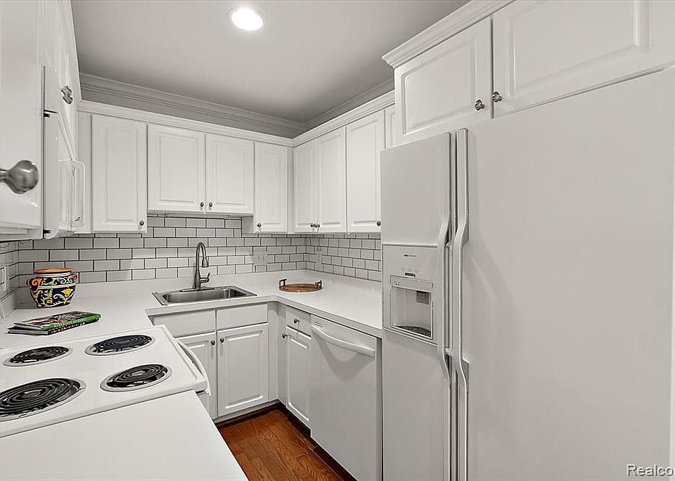 444 Chester St Apt 420, photo 6