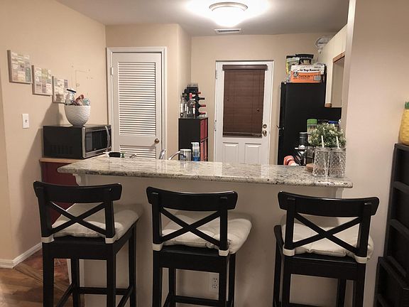 3rd image of 1417 E Abingdon Dr APT 1
