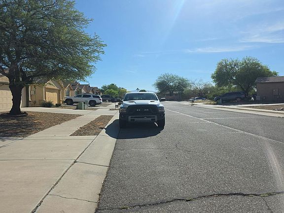 4th image of 5919 E Chaucers Dr