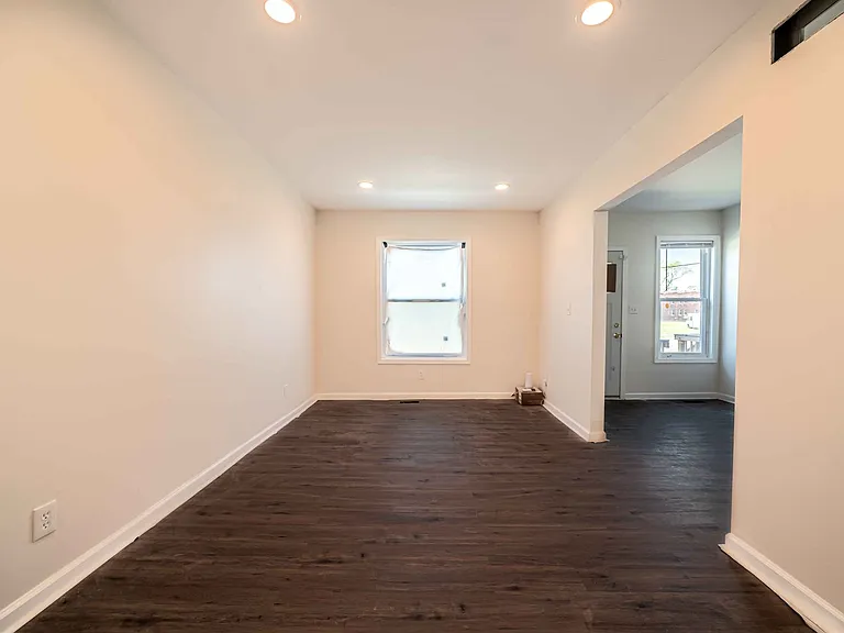 156 Leicester - FDR — Photo 14