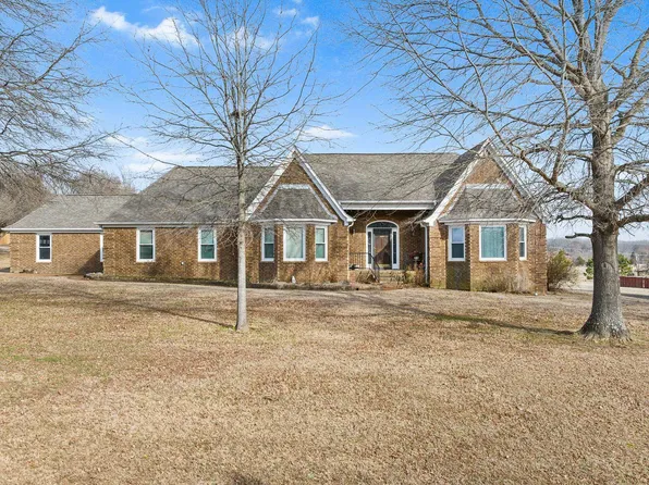 3000 Schaeffer Dr, Eads, TN 38028