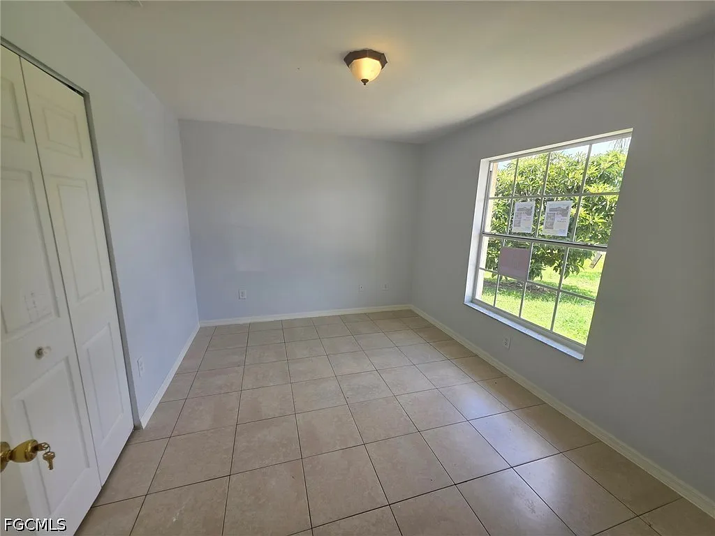 2 bed, 2.0 bath, 2250 sqft, $1,395 — Photo 4