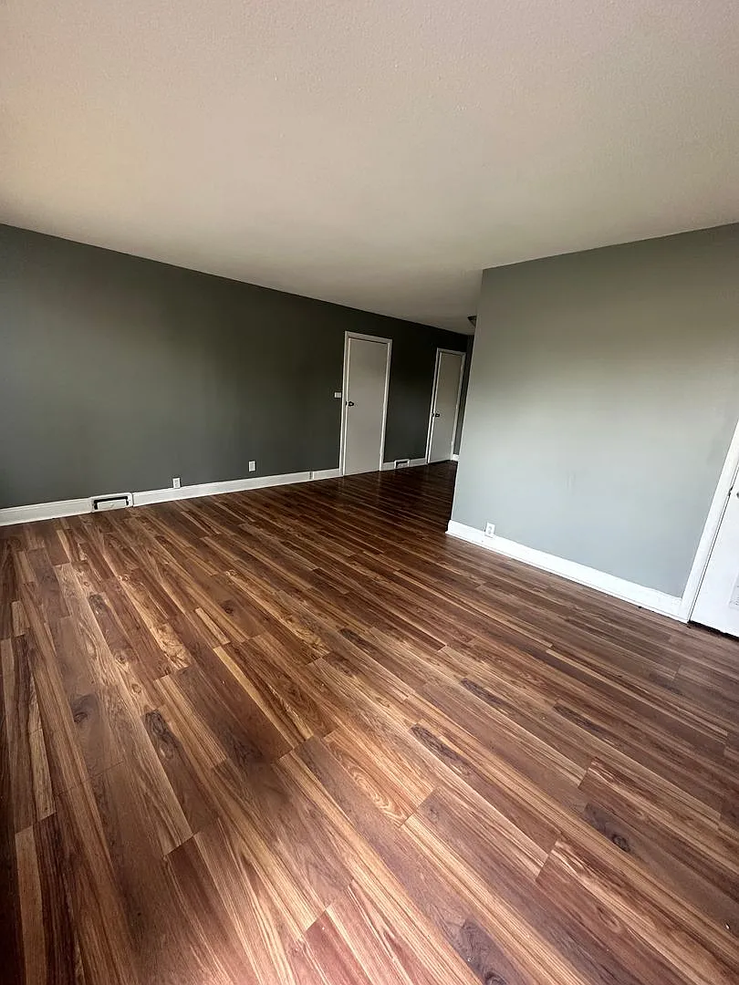 4 bedrooms 1 Full bathroom. The house is very spacious living room, dining room and full kitchen ... — Photo 3