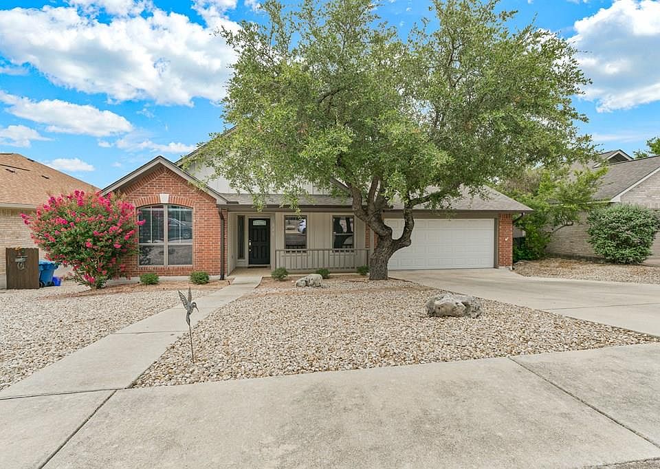 1st image of 645 Oak Hollow Dr