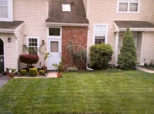 103 Stonehedge Ct, Somerset, NJ 08873