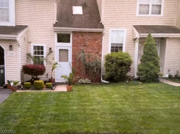 103 Stonehedge Court, Franklin Twp., NJ 08873