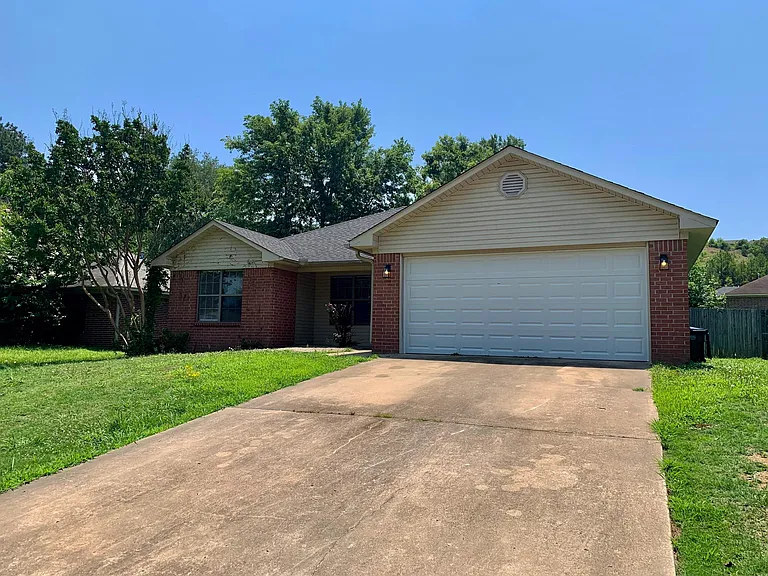 1645 Southern Hills Dr — Photo 12
