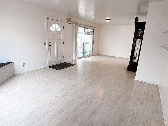 4th image of 77 Creekside Dr #77