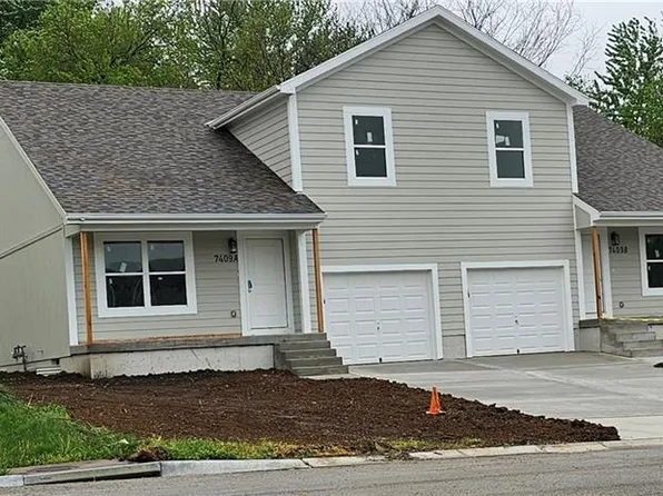 7409 B East St #165, Belton, MO 64012