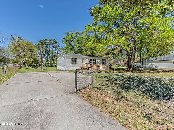 5th image of 14461 DUVAL Place W