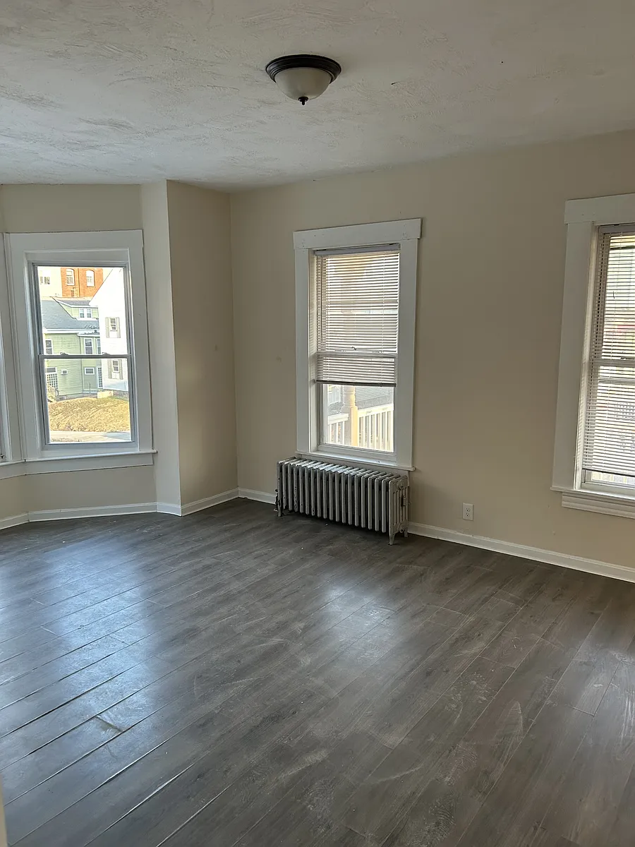 Building Photo - 230 Pleasant St #1