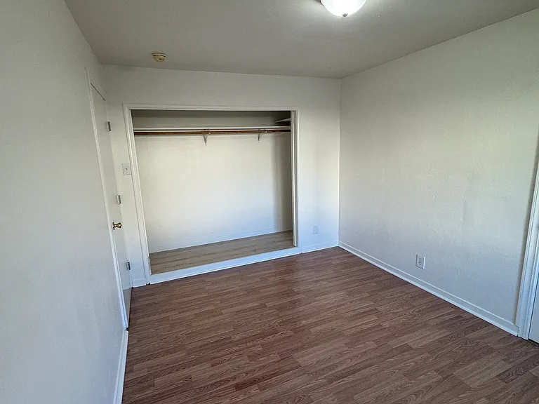 1033 Estudillo St — Photo 13