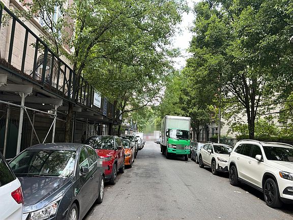 5th image of 221 W 148th St